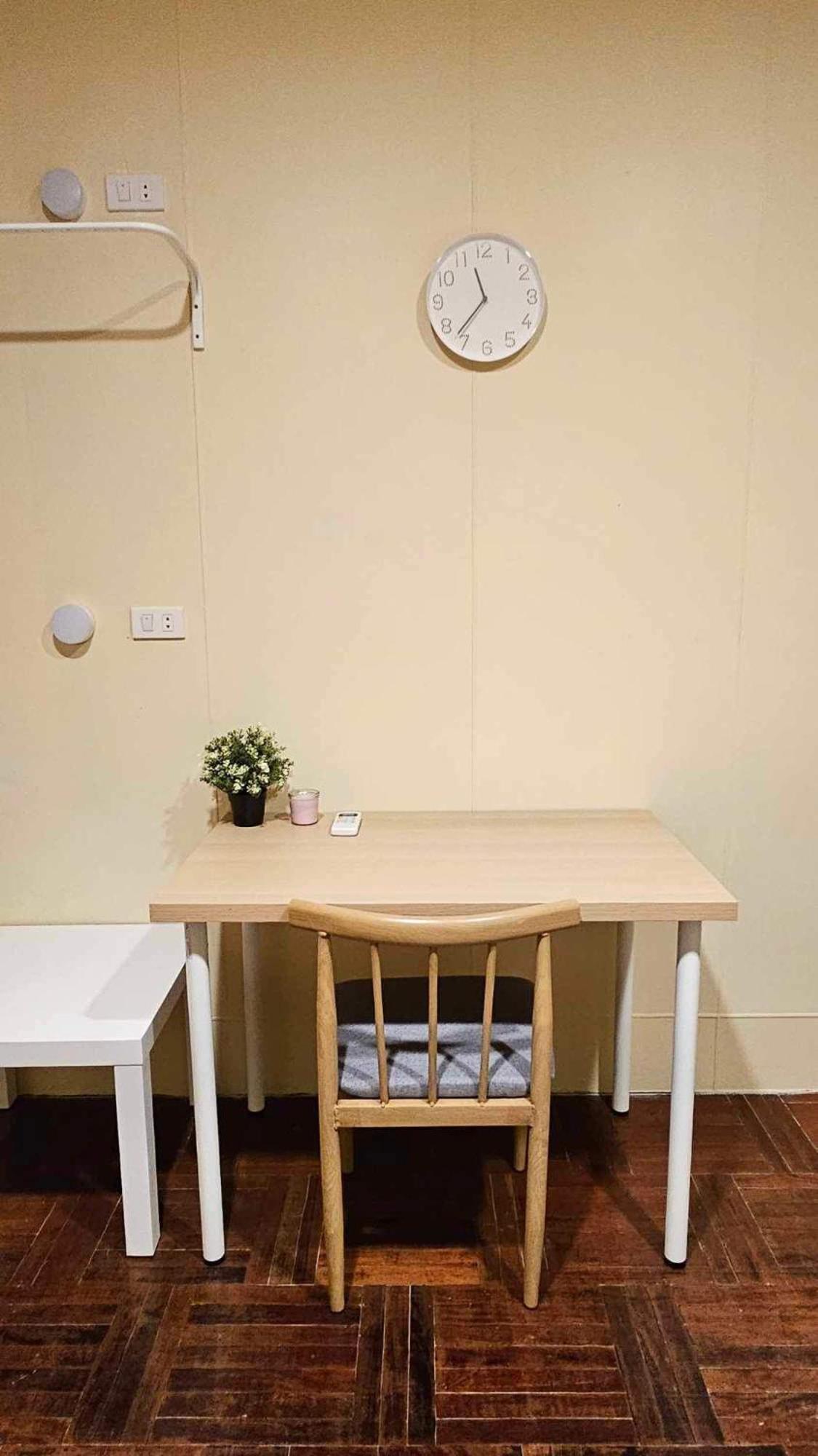 W District Guesthouse Банкок Екстериор снимка